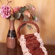 Meu projeto do curso: Design e criação de bolsas em macramê. Un projet de Design , Création d'accessoires, Artisanat, Couture, Art textile , et Macramé de Meire Bortolato - 14.08.2021
