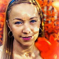 Mi Proyecto del curso: Retoque creativo para retrato fotográfico. Photograph, Photograph, Post-production, Photo Retouching, Portrait Photograph, and Fine-Art Photograph project by James Ospina - 08.18.2021