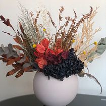 Meu projeto do curso: Design de arranjos com flores secas e preservadas. Un projet de Design d'intérieur, Pa, sagisme, Décoration, DIY , et Art floral et végétal de Renata Paixão - 07.09.2021