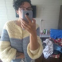 Meu projeto do curso:  Top-down: roupas de crochê sem costura. Un progetto di Fashion design, DIY e Uncinetto di Marina Lua Vieira dos Santos - 21.08.2021