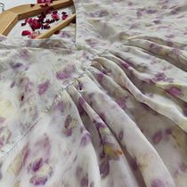 My project in Botanical Printing on Fabric and Paper course. Arts, Crafts, Fashion Design, DIY, Textile D, and eing project by SHIKHA DUVEDI - 08.22.2021