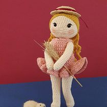 Mi Proyecto del curso: Amigurumi: diseño de ropa, pelo y complementos. Un progetto di Artigianato, Design di giocattoli, Fiber Art, Uncinetto e Amigurumi di Cezara Iutes - 21.08.2021