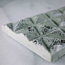 Concrete bar - Cookies and cream. Un projet de Design  , et DIY de Derek Tan - 25.08.2021