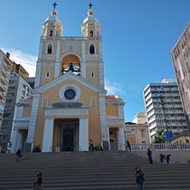 Catedral no centro de Florianópolis, em Santa Catarina, Sul do Brasil. Traditional illustration, Sketching, Creativit, Drawing, Watercolor Painting, and Sketchbook project by Míriam Santini de Abreu - 08.26.2021