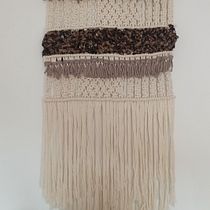 Mi Proyecto del curso: Introducción al macramé: creación de un tapiz decorativo Ein Projekt aus dem Bereich Erweiterungsentwicklung, H, werk, Innendesign, Dekoration von Innenräumen, Weben und Makramee von Karina Fernandez Curcio - 27.08.2021