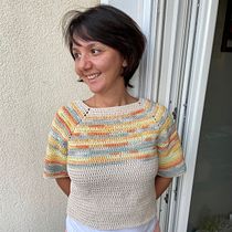 My project in  Top-Down: One-Piece Crocheted Garments  course. Un progetto di Fashion design, Fiber Art, DIY e Uncinetto di Burcu URAL KOPAN - 29.08.2021