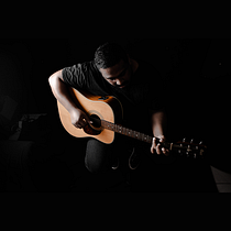 Tyrone Marinus - The Musician and Producer. Photograph, Portrait Photograph, and Photographic Lighting project by Charlene Marinus - 08.30.2021