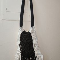Mi Proyecto del curso: Diseño y elaboración de bolsos en macramé. Un projet de Design , Création d'accessoires, Artisanat, Couture, Art textile , et Macramé de Aleida Tamayo - 31.08.2021