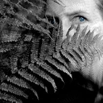 My project in Fine Art Self-Portrait Photography course. Photograph, Photograph, Post-production, Photo Retouching, Portrait Photograph, Studio Photograph, Fine-Art Photograph, Photomontage, and Self-Portrait Photograph project by eluned_eleven - 09.07.2021
