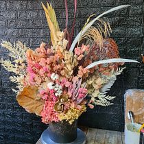 Meu projeto do curso: Design de arranjos com flores secas e preservadas. Un projet de Design d'intérieur, Pa, sagisme, Décoration, DIY , et Art floral et végétal de ruadomurodehera - 07.09.2021