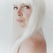 My project in Conceptual Self-Portrait Photography course. Photograph, Post-production, Photo Retouching, Portrait Photograph, Studio Photograph, Fine-Art Photograph, Photomontage, and Self-Portrait Photograph project by Jorijn van Vugt - 09.07.2021