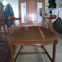 Mi Proyecto del curso: Restauración y tapizado de sillas. Arts, Crafts, Furniture Design, Making, Interior Design, DIY, Woodworking, Upc, and cling project by Verónica Pinto Kramer - 09.09.2021