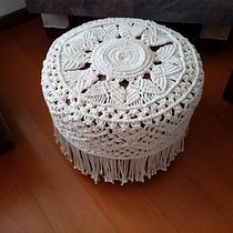 Mi Proyecto del curso: Forro para puff , Técnicas de macramé circular. Een project van Craft,  Interieurdecoratie, Textiel y Macramé van Victoria Vargas - 13.09.2021