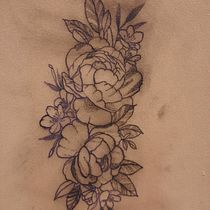 Mi Proyecto del curso: Tatuaje botánico con puntillismo. Projekt z dziedziny Projektowanie tatuaż, Trad, c, jna ilustracja, R i sunek botaniczn użytkownika Carla Piccolo - 21.09.2021