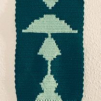 Mein Kursprojekt: Intarsia crochet: sticke eigene Wandteppiche. Un progetto di Interior Design, DIY e Uncinetto di Sylvia Haendschke - 24.09.2021