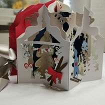 My project in Paper Cutting Illustration: Create Extraordinary Books course. Een project van Traditionele illustratie, Redactioneel ontwerp, Papercraft, Stor, telling,  Boekbinding, Kinderillustratie, DIY y Verhaallijn van Petra Staav - 27.09.2021