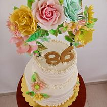 Mi Proyecto del curso: Flores de azúcar para cake design. Un progetto di Design e DIY di NARCISA CHARCOPA HERNÁNDEZ - 27.09.2021