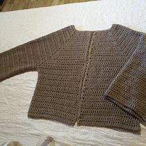 Mi Proyecto del curso:  Top-down: prendas a crochet de una sola pieza. Un progetto di Fashion design, Fiber Art, DIY e Uncinetto di Jimena Colomer Mopty - 29.09.2021