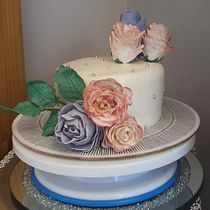Mi Proyecto del curso: Flores de azúcar para cake design. Un progetto di Design e DIY di Yenifer Barrios - 03.10.2021