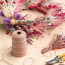 IL MIO PROGETTO FINALE: UNA GHIRLANDA FRIZZANTE. Design, Interior Design, L, scape Architecture, DIY, Floral, and Plant Design project by Roberta Santilli - 10.04.2021