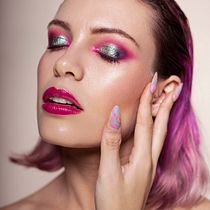 Mi Proyecto del curso: Fotografía editorial de belleza y retoque digital. Photograph, Art Direction, Lighting Design, Photo Retouching, Fashion Photograph, Studio Photograph, and Digital Photograph project by Francisco Ramírez Portillo - 10.06.2021
