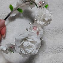 Mi Proyecto del curso: Diseño de accesorios para el cabello. Un progetto di Design di accessori, Artigianato e Design di gioielli di Brenda Belen Chiabrando Plouchouk - 06.10.2021