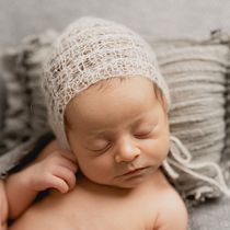 Meu projeto do curso: Introdução à fotografia newborn. Un projet de Photographie, Photographie de portrait , et Photographie de studio de Cristina Pinto - 08.10.2021