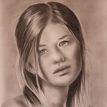 My project in Realistic Portrait with Graphite Pencil course. Traditional illustration, Fine Arts, Sketching, Pencil Drawing, Drawing, Portrait Drawing, Realistic Drawing, Artistic Drawing, and Figure Drawing project by Robin Ferguson - 09.28.2021