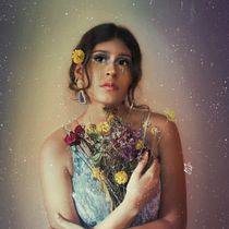Mi Proyecto del curso: Autorretrato fotográfico conceptual. Photograph, Post-production, Photo Retouching, Portrait Photograph, Studio Photograph, Fine-Art Photograph, Photomontage, and Self-Portrait Photograph project by Estefany Daiana Márquez Reyes - 10.10.2021