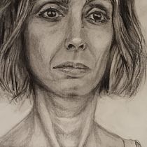 Il mio progetto del corso: Ritratto realistico con matite di grafite. Traditional illustration, Fine Arts, Sketching, Pencil Drawing, Drawing, Portrait Drawing, Realistic Drawing, Artistic Drawing, and Figure Drawing project by Laura Sala - 09.15.2021
