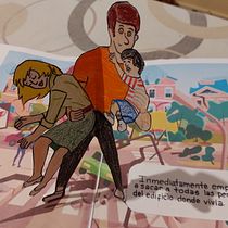  EL HÉROE DE UN TERREMOTO Mi Proyecto del curso: Creación de libros pop-up. Projekt z dziedziny Craft, Grafika ed, torska, Papercraft,  Introligatorstwo, Kreat, wne zabaw i z dziećmi użytkownika Miriam Frias - 13.10.2021