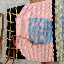 Mi Proyecto del curso: Tapestry: técnica de crochet para dibujar con hilos. Accessor, Design, Pattern Design, Fiber Arts, DIY, and Crochet project by Rdy Chi - 10.13.2021