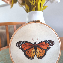 My final project in Realistic Embroidery Techniques course. Traditional illustration, and Embroider project by Michelle Morley - 10.10.2021