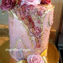 Mi Proyecto del curso: Cake design: técnicas decorativas modernas. DIY, and Design project by Mariela Villegas - 10.16.2021
