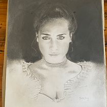 My project in Artistic Charcoal Portraiture: Creating Atmosphere course. Ilustração tradicional, Artes plásticas, Desenho, Desenho de retrato, Desenho realista, e Desenho artístico projeto de marinabishopartist - 15.10.2021