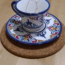 Moroccan cup's rebirth by kintsugi. Un projet de Artisanat, Beaux Arts, Céramique , et DIY de takahame - 17.10.2021