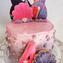 My project in Cake Design: Modern Decorating Techniques course. DIY, and Design project by sventer7 - 10.16.2021