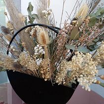 Mi Proyecto del curso: Diseño de centros con flores secas y preservadas. Un proyecto de Diseño de interiores, Paisajismo, Decoración de interiores, DIY, Diseño floral y vegetal de Stella Lopez - 19.10.2021