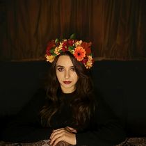 My project in Floral Headpiece: Using Flowers to Create Accessories course. Accessor, Design, Fashion Design, DIY, Floral, and Plant Design project by vantuandreea - 10.23.2021
