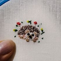 Mój projekt z kursu: Haft miniaturowy: tworzenie biżuterii tekstylnej. Un projet de Broderie , et Design de bijoux de Agnieszka Roczek - 27.10.2021