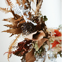 Mi Proyecto del curso: Creación de coronas con flores secas. Design, Design de interiores, Paisagismo, DIY, e Design floral e vegetal projeto de karen_rn1214 - 27.10.2021