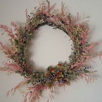 Mi Proyecto del curso: Creación de coronas con flores secas. Design, Design de interiores, Paisagismo, DIY, e Design floral e vegetal projeto de Viviana Bellandi - 03.11.2021