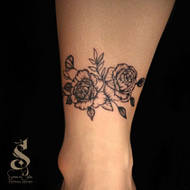 My project in Botanical Tattoo - I'VE MADE ON MYSELF.. Un progetto di Design di tatuaggi, Illustrazione tradizionale, Illustrazione botanica e Fotografia di simonecostaadv - 02.11.2021