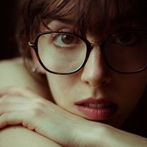My project in Editorial Portraiture: Light and Creativity course. Photograph, Fashion Photograph, Portrait Photograph, Studio Photograph, and Digital Photograph project by Desirée Jiménez - 01.22.2021