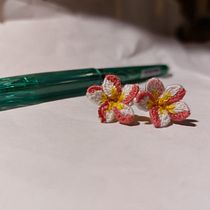 Plumeria. Embroider, Jewelr, and Design project by sotoadriana2002 - 11.09.2021