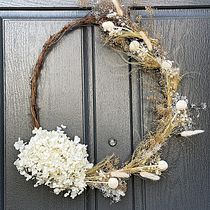 My project in Wreath Creation with Dried Flowers course. Design, Design de interiores, Paisagismo, DIY, e Design floral e vegetal projeto de Melanie Cole - 09.11.2021