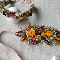 My project in Floral Headpiece: Using Flowers to Create Accessories course. Un proyecto de Diseño de complementos, Diseño de moda, DIY, Diseño floral y vegetal de Agita Sprude - 09.11.2021