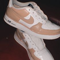 Il mio progetto del corso: Restauro e personalizzazione di sneakers. Accessor, Design, Fashion Design, Acr, lic Painting, DIY, Upc, and cling project by Matteo Dangelo - 11.16.2021