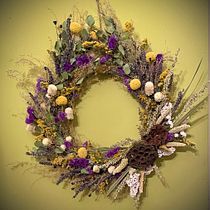 My project in Wreath Creation with Dried Flowers course. Design, Design de interiores, Paisagismo, DIY, Design floral e vegetal, e Design têxtil projeto de Una Mullan - 20.11.2021