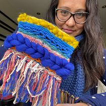 Mi Proyecto del curso: Tapiz y tejido de punto aplicado a prendas y accesorios. Un progetto di Design di accessori, Artigianato, Fiber Art e DIY di Cony Hernández - 23.11.2021